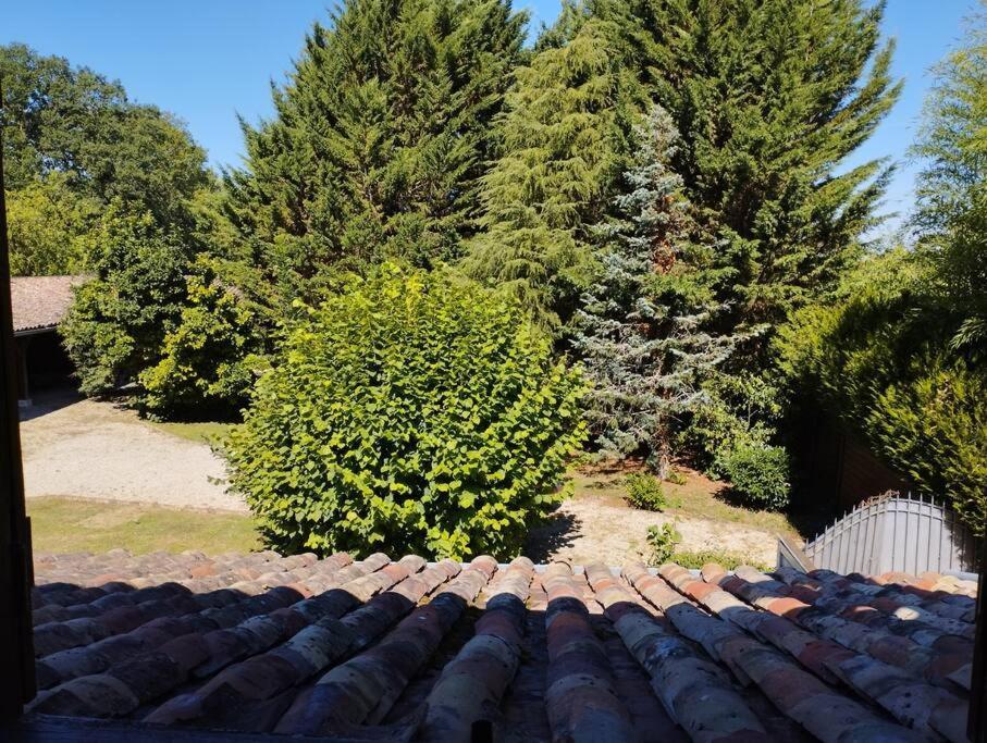 Appartement Dans Village Calme A 5 Min Des Lacs Mathaux Exterior photo