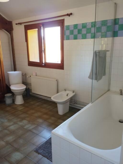 Appartement Dans Village Calme A 5 Min Des Lacs Mathaux Exterior photo